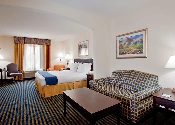 Holiday Inn Express & Suites Chesapeake By Ihg