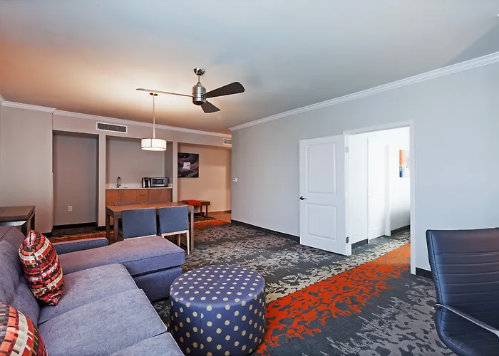 Holiday Inn Houston Ne-Bush Airport Area By Ihg