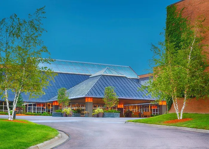 Crowne Plaza Minneapolis West By Ihg