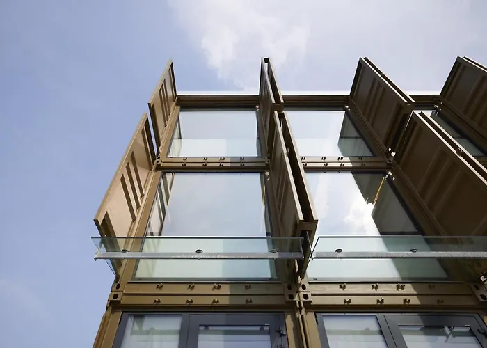 TIN INN Montabaur l einfach gut - Nachhaltiges Hotel aus Überseecontainern