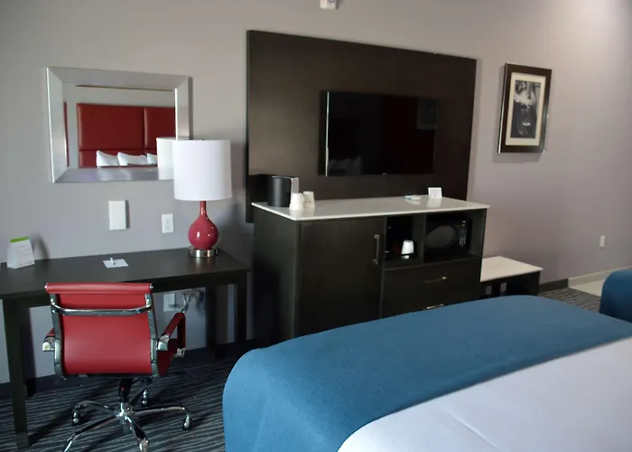Best Western Plus Airport Inn & Suites