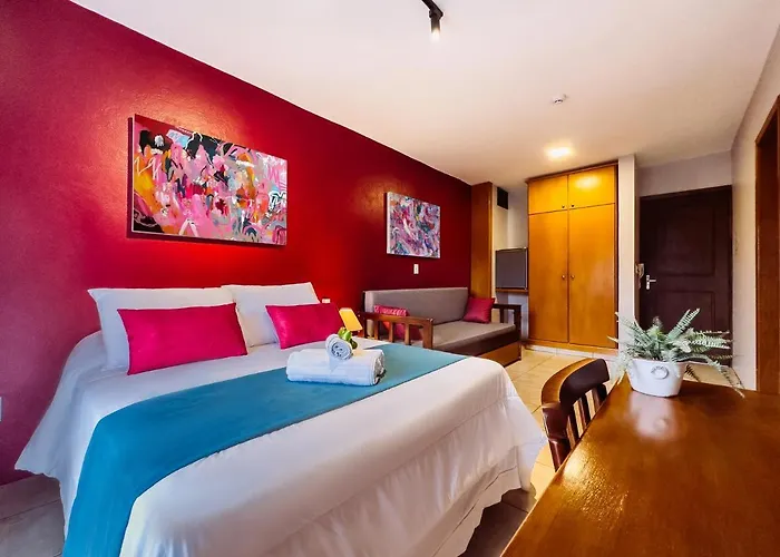 Luzzy Hotel