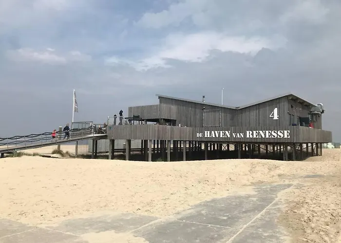 Luxe 4-Persoons Chalet Zon Zee Strand Renesse.