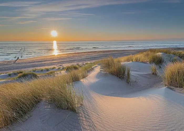 Luxe 4-Persoons Chalet Zon Zee Strand Renesse. Villa