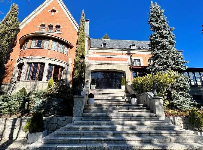 Palacio de Miraflores Miraflores de la Sierra