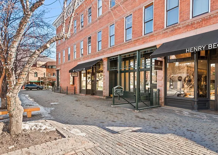 Independence Square 208, Stylish Luxury Suite With Full Kitchen & Living Area Aspen