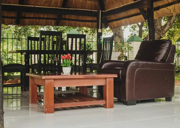 Wild Trekkers Lodge Victoria Falls