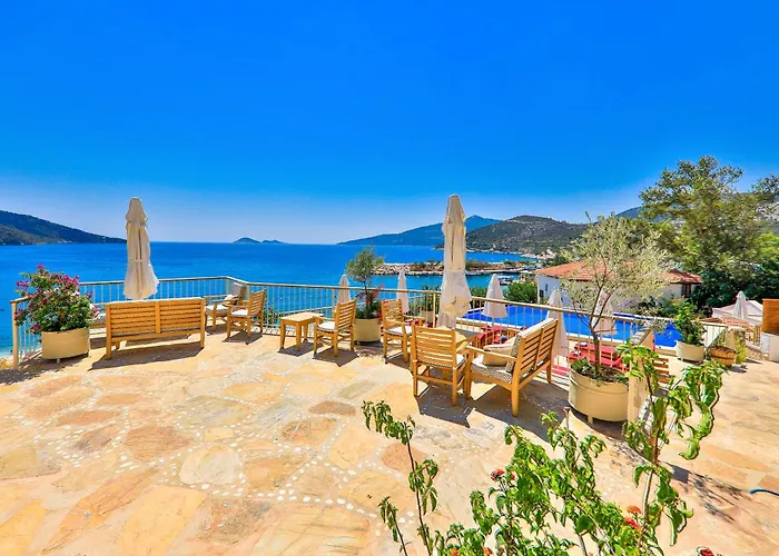 Pier House Hotel