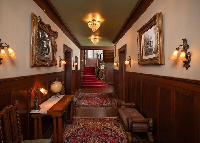 Bed and Breakfast 300 Clifton Minneapolis