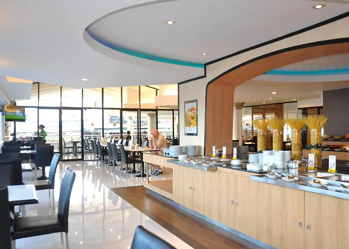 Flipper Lodge Hotel - SHA Extra Plus Pattaya