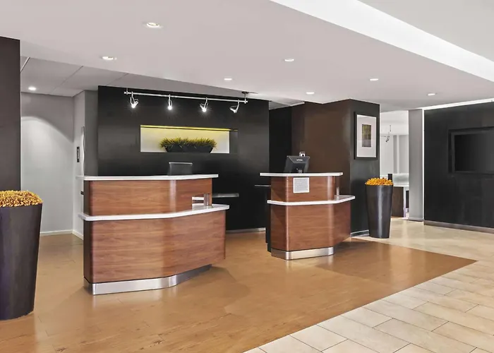Super 8 By Wyndham Dallas Love Field Airport