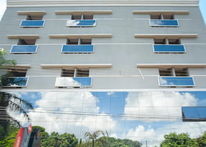 BOMBONATO HOTEL - Fácil Acesso ao Aeroporto e parque de Exposições ABCZ