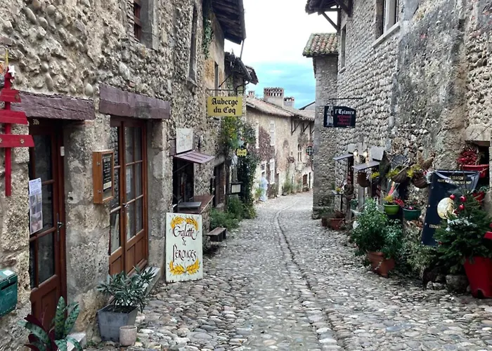 Hôtels à Pérouges