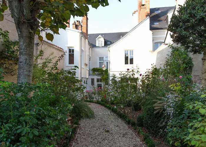 Room In Guest Room - This 10Th Century Home Sits In An Extraordinary Setting In The Center Of Orleans