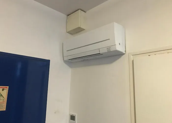 Hotel César climatisation dans la majorité des chambres Centre-ville Gare Charleville-Mézières