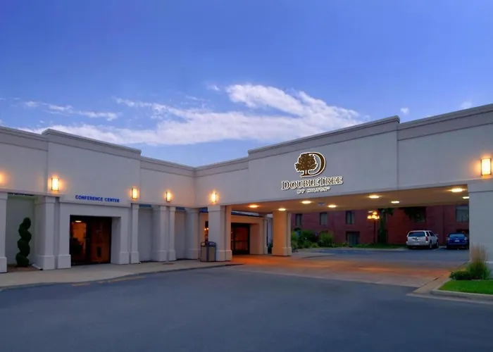 Doubletree By Hilton Hotel Grand Rapids Airport Cascade