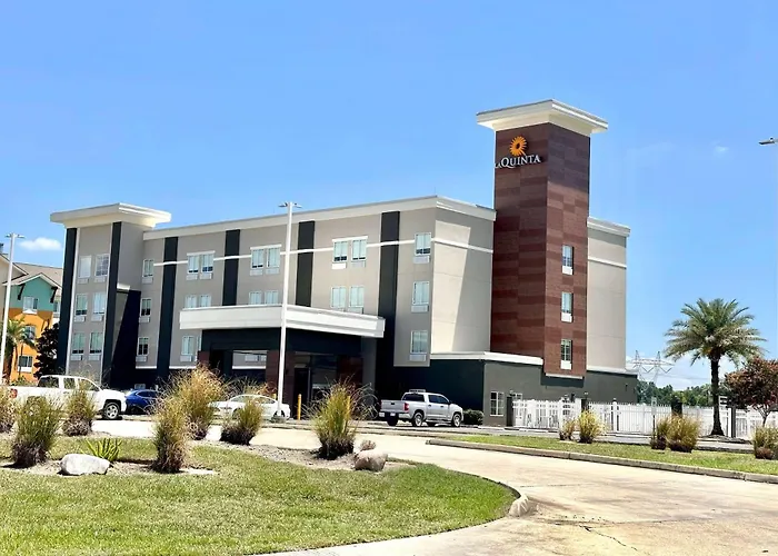 La Quinta By Wyndham Gonzales La Hotel