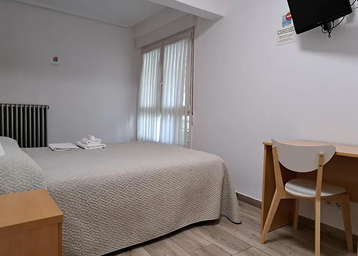 Pension Iruna Santurtzi