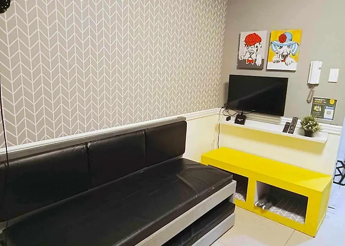 Staycation At Shore 1 Moa By Zurich Property Management Pasay