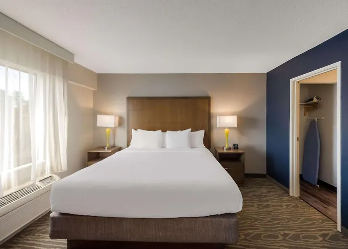 Comfort Inn & Suites Tipp City Dayton North I-75