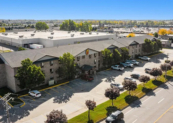 Super 8 By Wyndham Mt. Pleasant Hotel Mount Pleasant