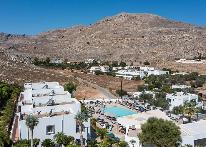 Lambis Studios & Apartments