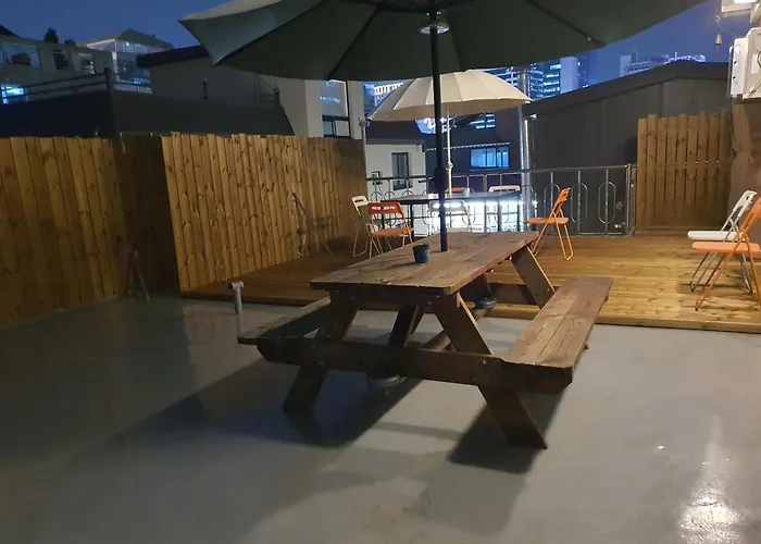 Bunk Backpackers Guesthouse