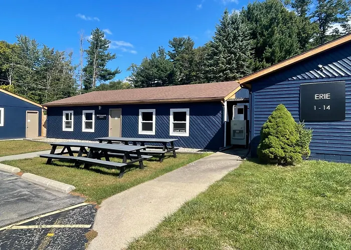 Lake Bluff Inn And Suites South Haven