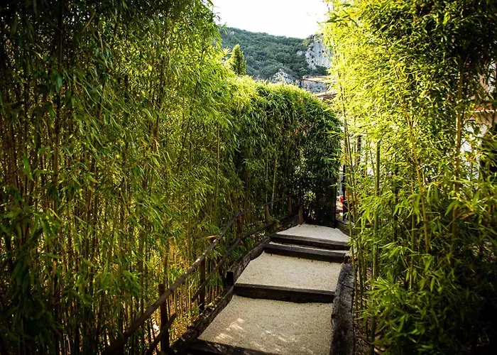 Le Belvedere Vallon-Pont-dʼArc