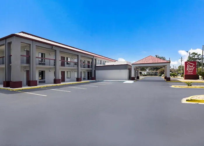 Red Roof Inn & Suites Statesboro - University