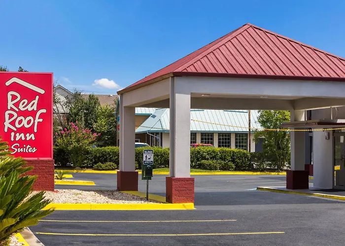 Red Roof Inn & Suites Statesboro - University