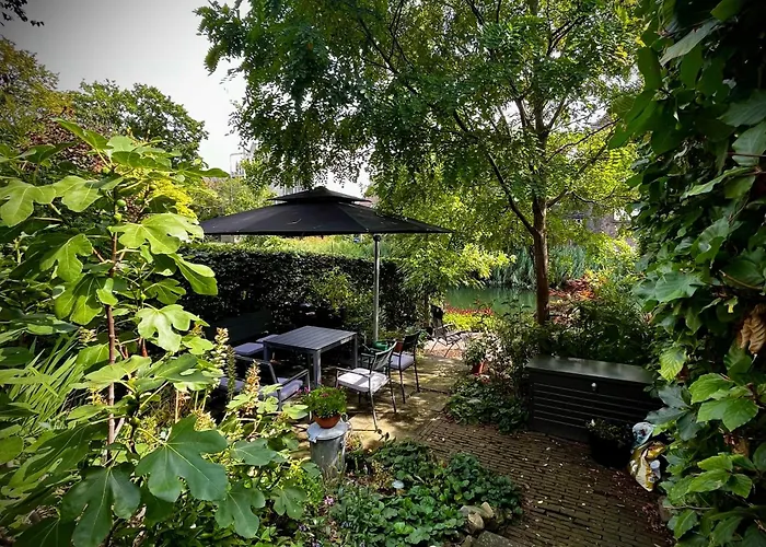 Arthouse Dordrecht Bed and Breakfast