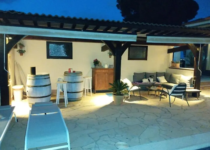 Villa Costera B&B