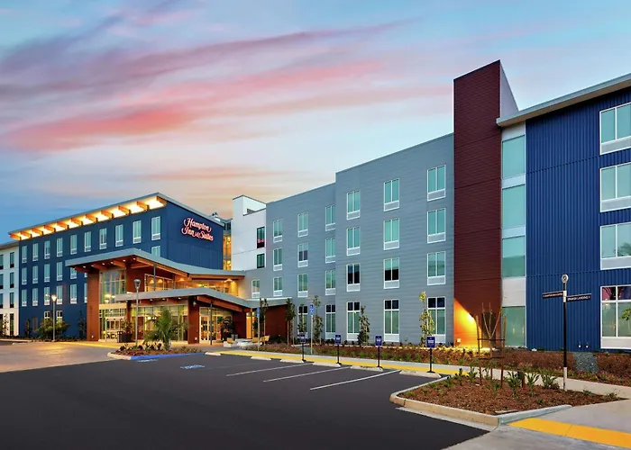 Hampton Inn & Suites San Diego Airport Liberty Station