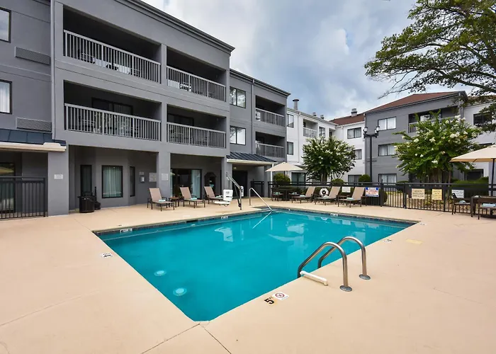 Courtyard By Marriott Charlotte Matthews