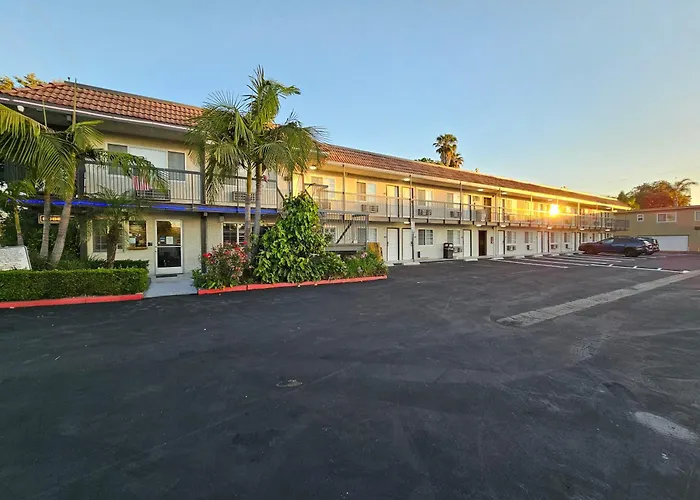 Travelodge Inn & Suites By Wyndham Fullerton