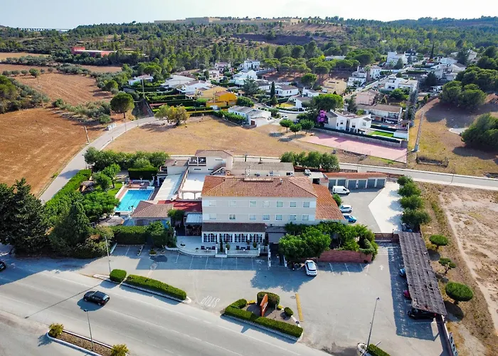 Hotel & Restaurant Figueres Parc Los Hostalets de Llers