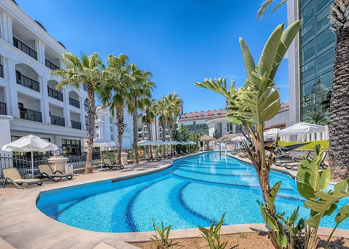 Well Palace Side