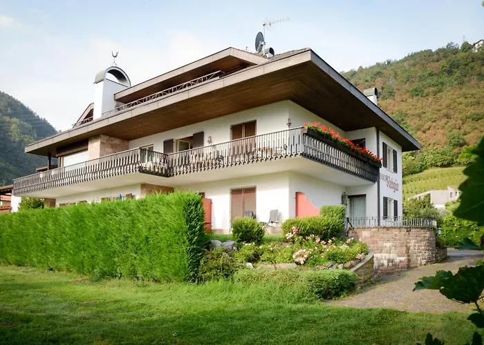 Pension Rebgut Bed and Breakfast Lana