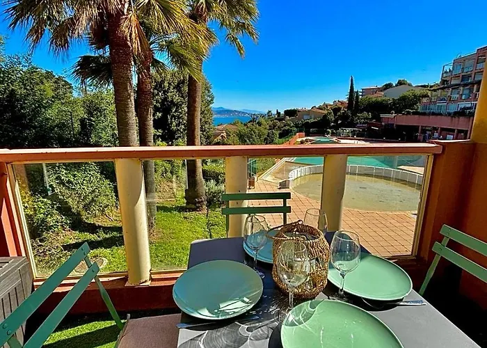 Aparthotel Rousseau à Théoule-sur-Mer