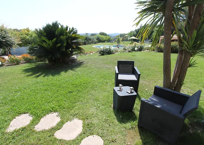 Suites de Prestige JACUZZI SAUNA HAMMAM PISCINE Mougins Cannes Grasse