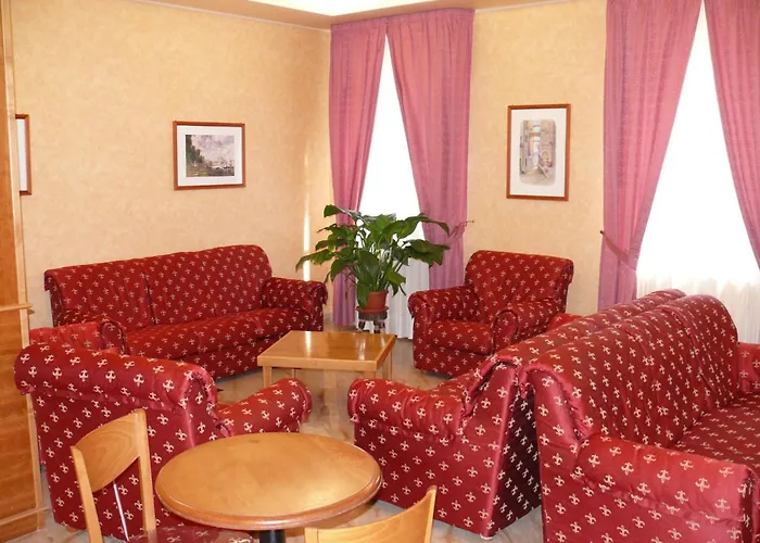 Albergo Casa Del Pellegrino Monte SantʼAngelo