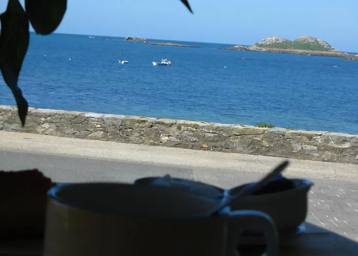 Logis Hotel Bellevue Roscoff