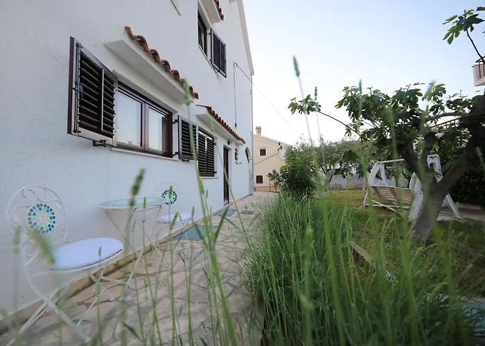 Apartments And A Room Ina Zadar
