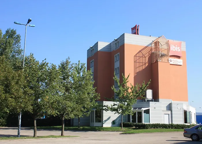 Hotel IBIS Lyon Sud Chasse Sur Rhône