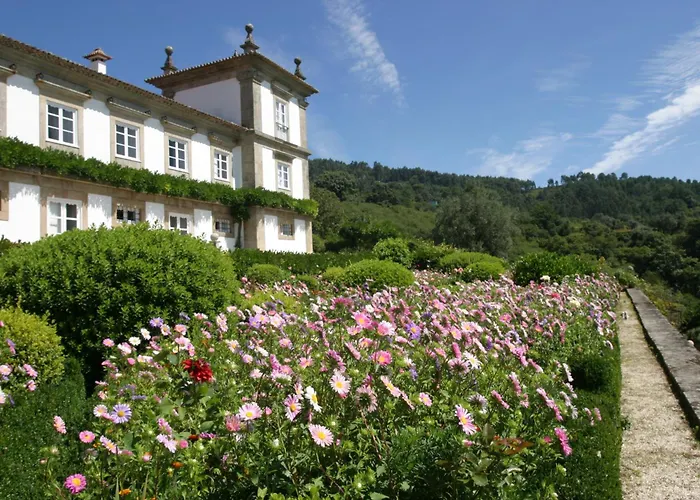 Paço de Calheiros - Turismo de Habitação