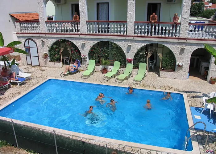 Apartments & Rooms Lo & Mar Medolino