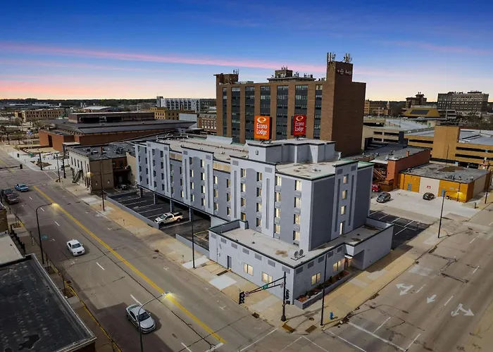 Econo Lodge Inn & Suites Waterloo Downtown