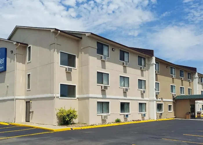 Boarders Inn & Suites By Cobblestone Hotels Waterloo Cedar Falls