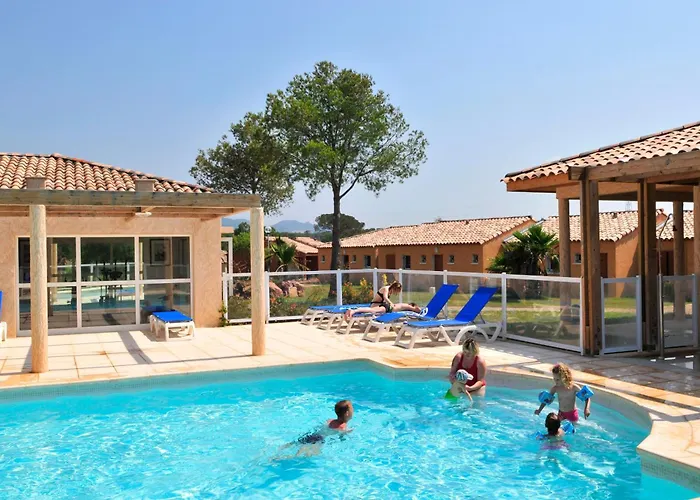 Résidence Goélia Le Village Azur Puget-sur Argens